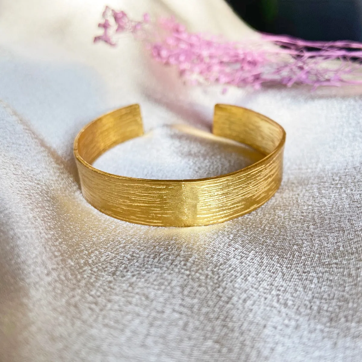 Aphrodite Classic Brushed Gold Bangle