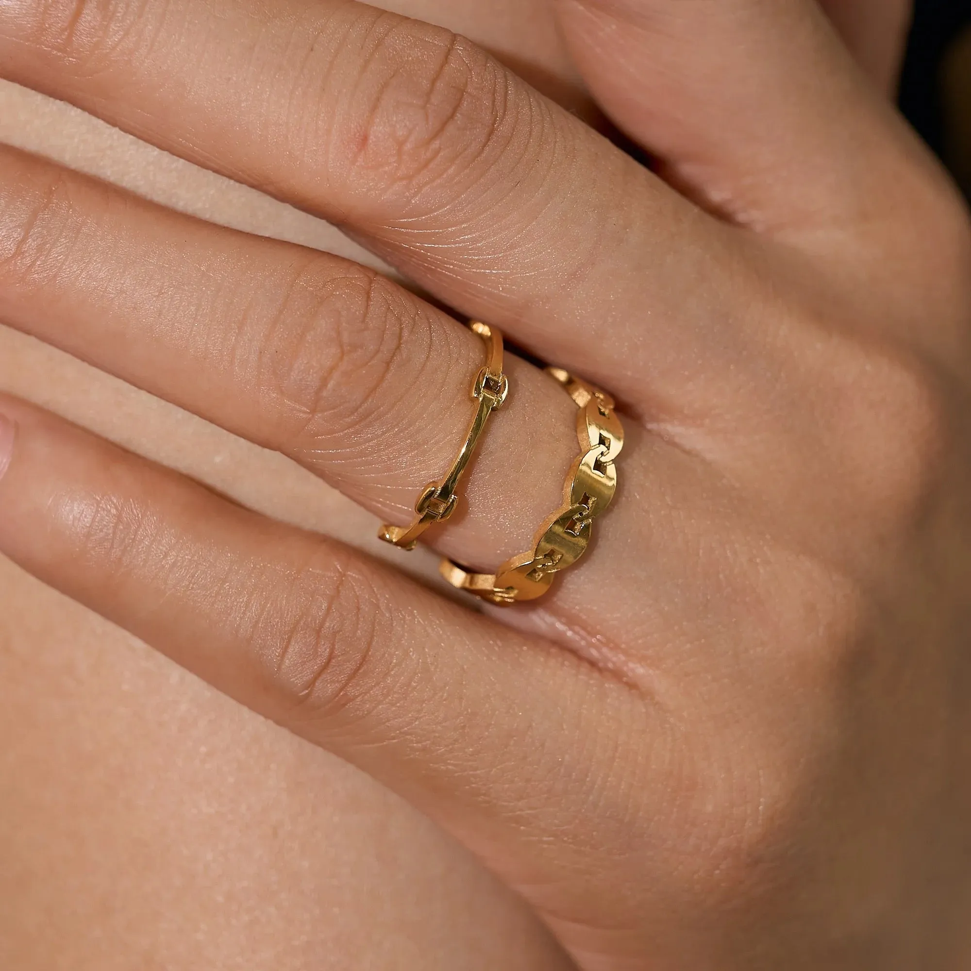 Dainty Minimal Link Ring