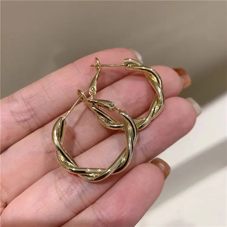 Fashion Statement Earrings 2021 New Geometric Matte Gold earrings For Women Hanging Dangle Earrings Drop Earring modern Jewelry