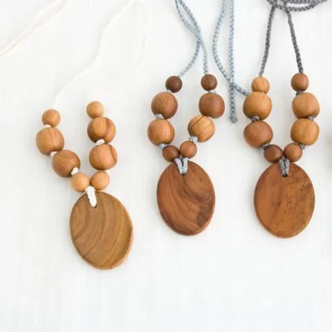 FrejaToys Monochromes Nursing Necklaces