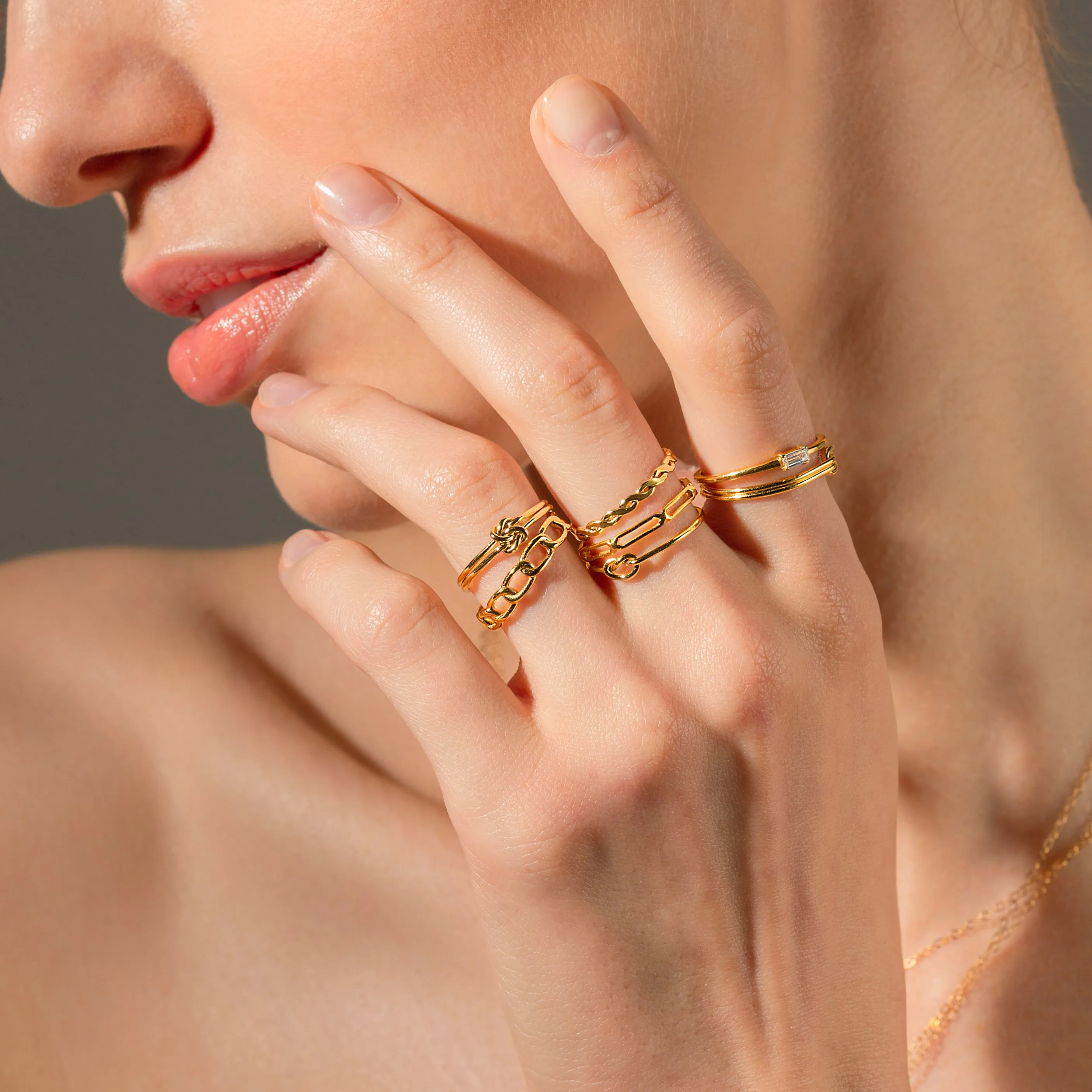 Minimal Baguette Ring Gold