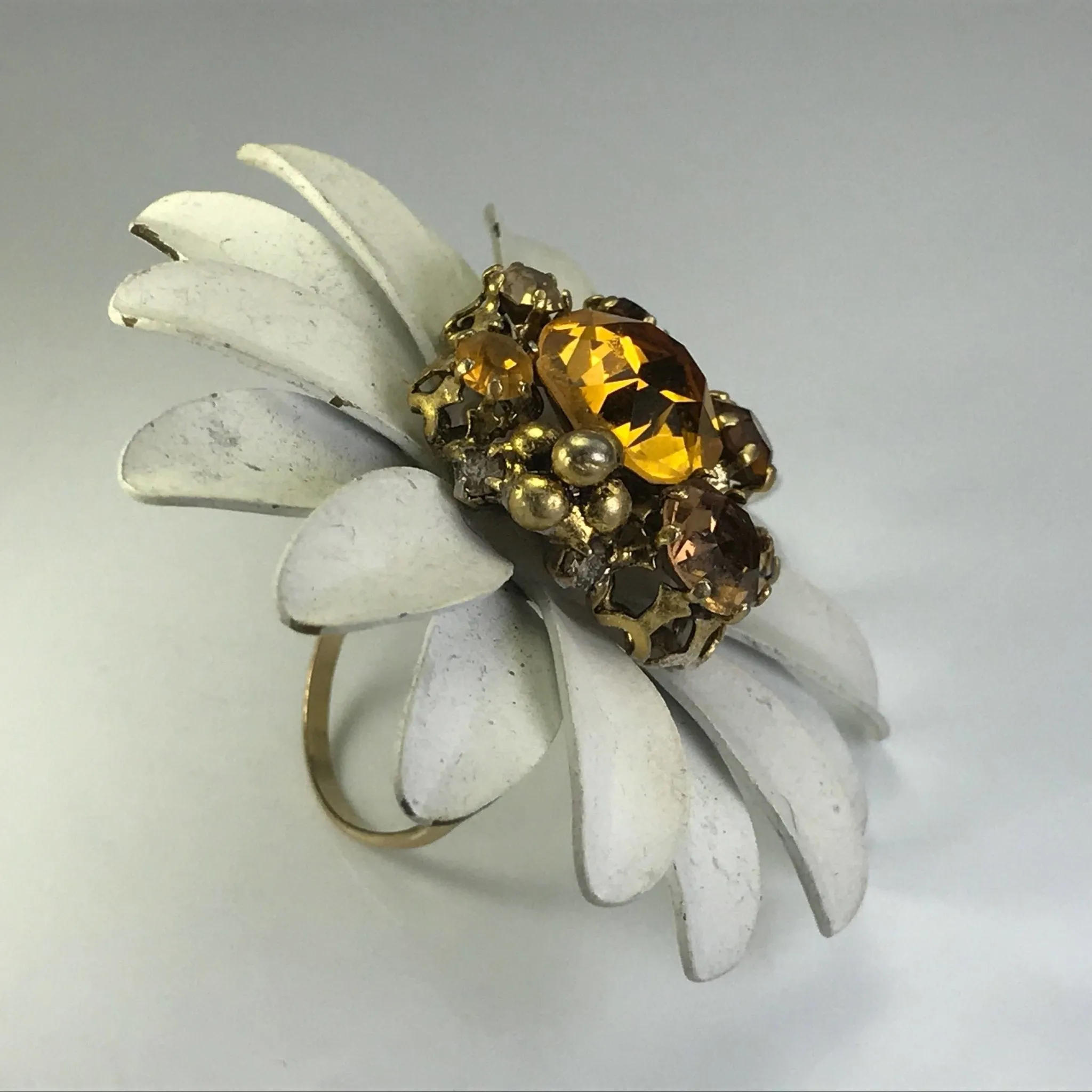 Upcycled Flower Statement Ring. Vintage Daisy Flower Ring. Recycled Ring.