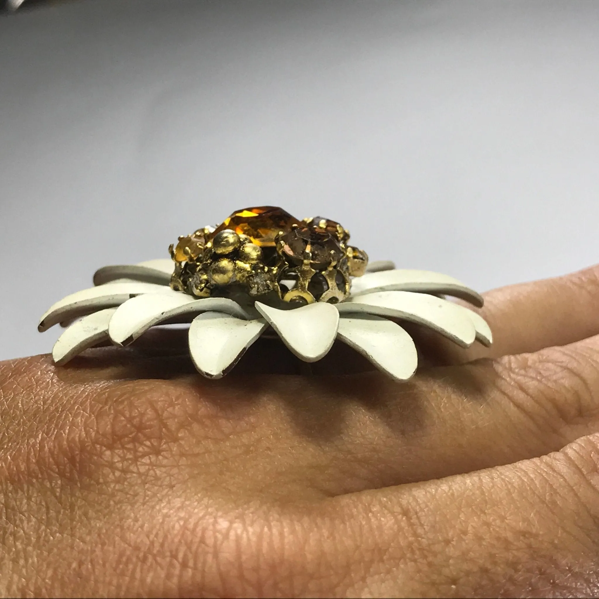 Upcycled Flower Statement Ring. Vintage Daisy Flower Ring. Recycled Ring.