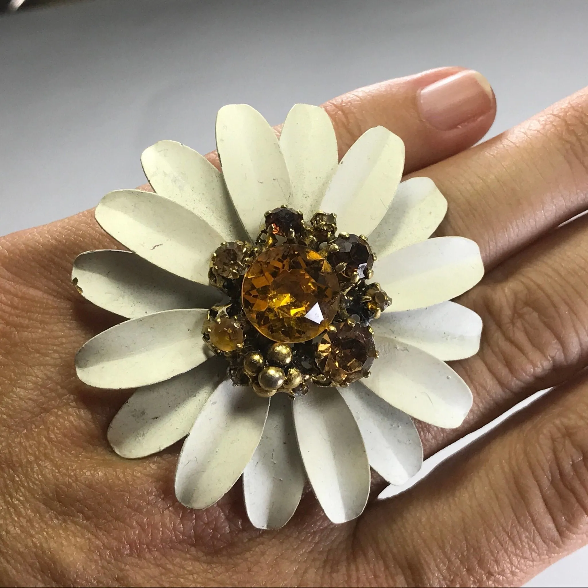 Upcycled Flower Statement Ring. Vintage Daisy Flower Ring. Recycled Ring.