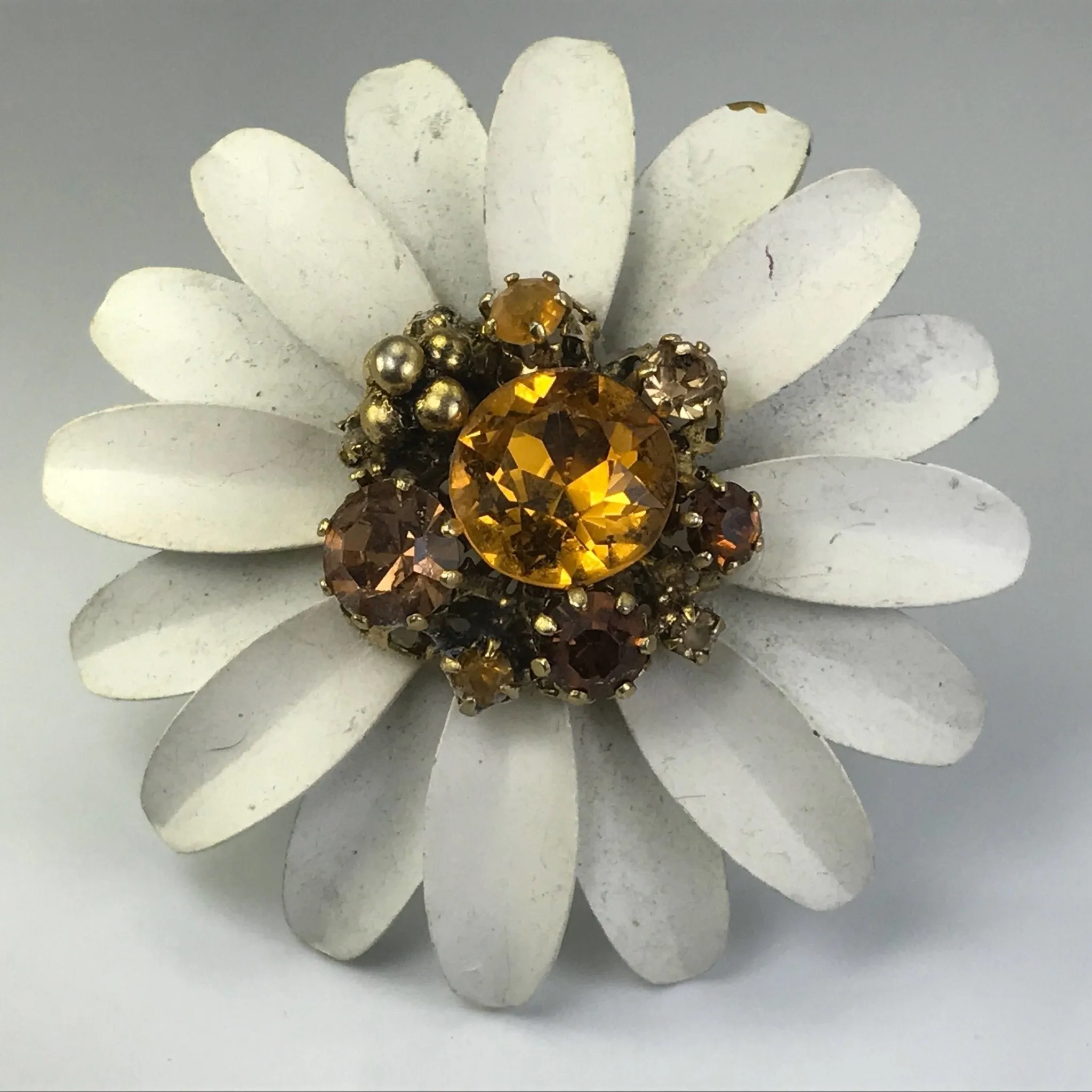 Upcycled Flower Statement Ring. Vintage Daisy Flower Ring. Recycled Ring.