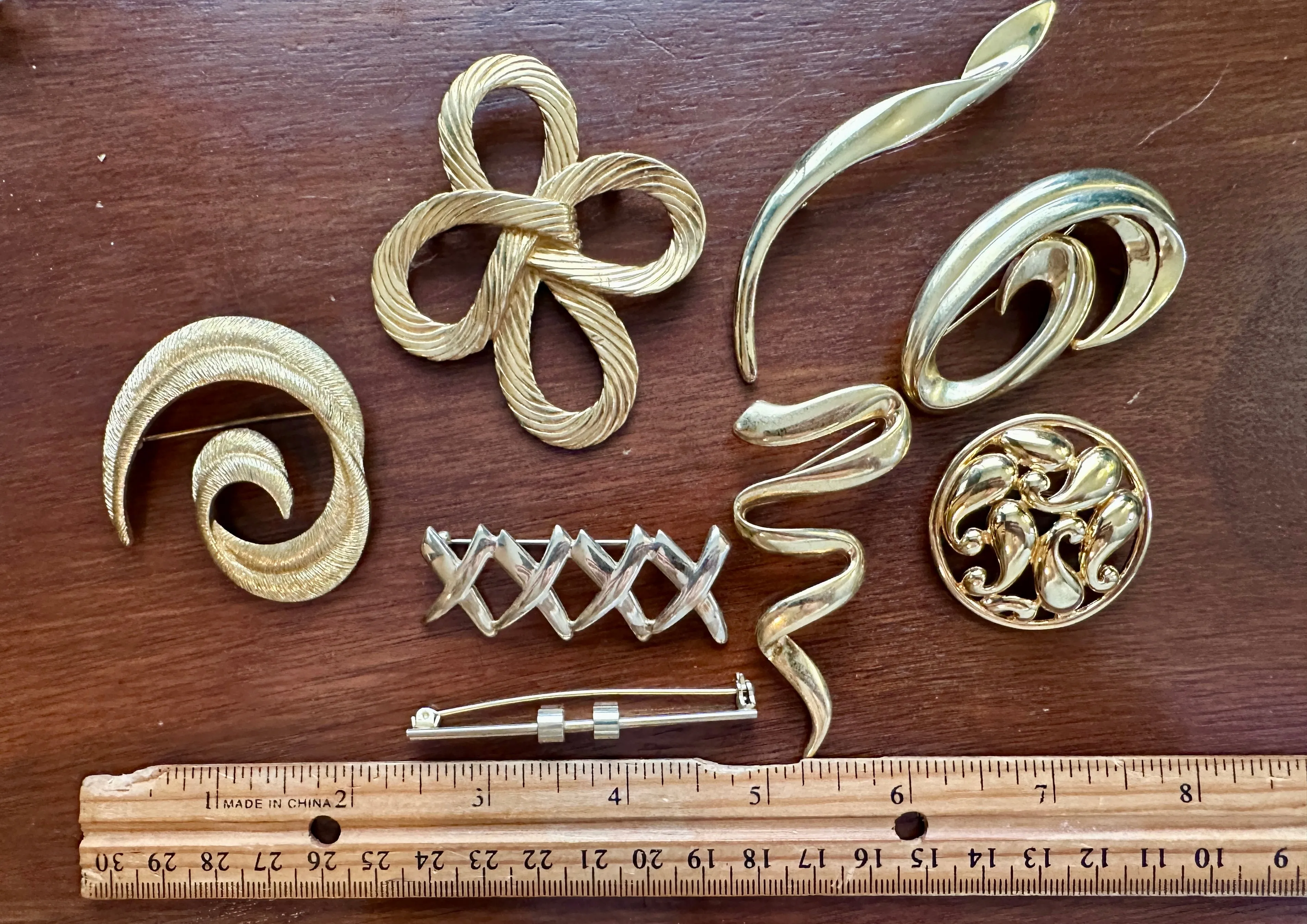 Vintage 80's Large Runway Gold Tone Brooch Brooches Pin Lot Abstract Swirl Knot